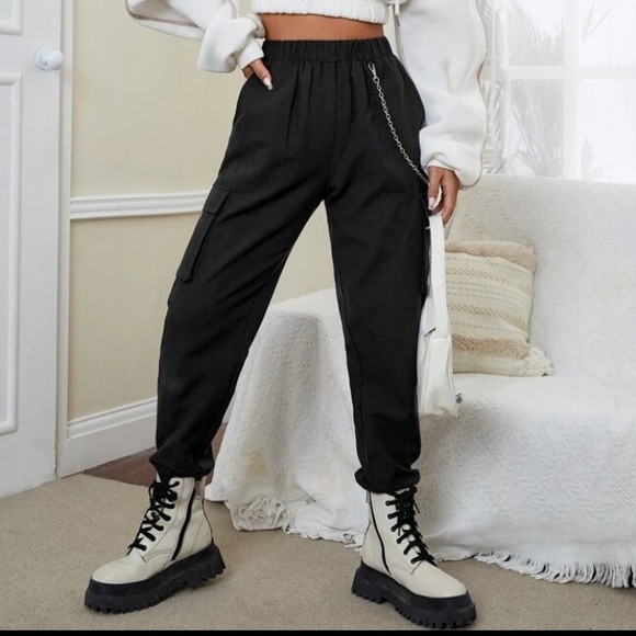 Women’s Chain Detail Flap Pocket Black Cargo Pants - Picture 10 of 12